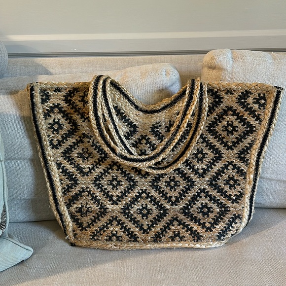 Free People Large Beach/Pool Shoulder Tote - Picture 2 of 5